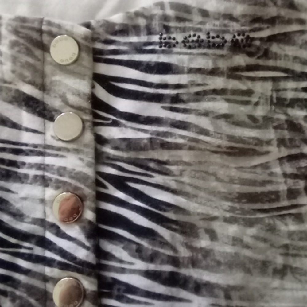 Clothes - Picture 3 of 3